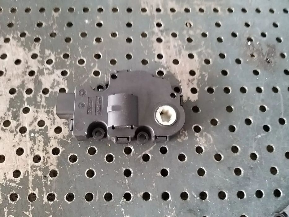 Motoras clapeta aeroterma bmw seria 1 f20 08042013 t1015556h