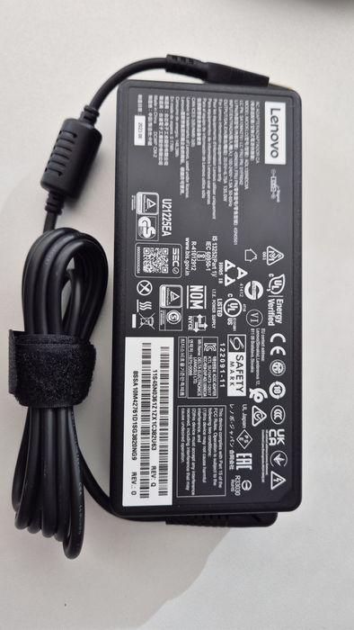 Alimentator Lenovo 135 w