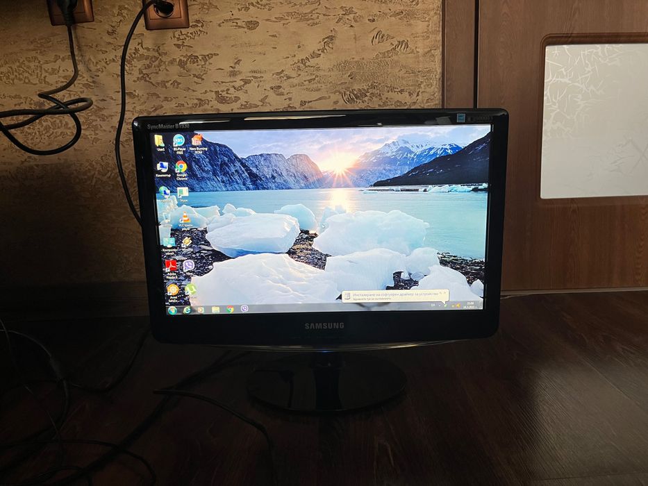 Монитор Samsung B1930