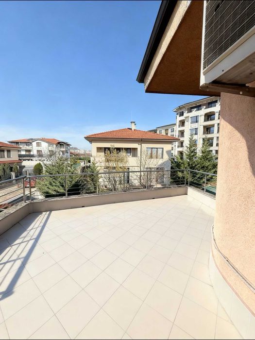 Продава се Къща в Пловдив, Остромила - 240 кв.м за 1212 €/кв.м - Снимка #19