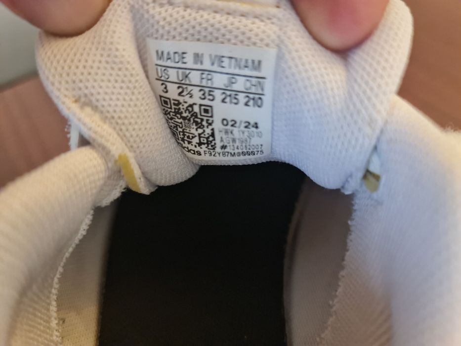 Кроссовки Adidas (оригинал), 35 размер