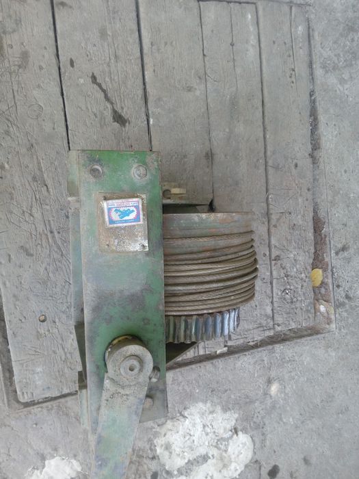 Ручная лебёдка с червячьным приводом