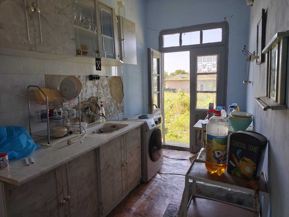 Продава се Къща в с. Пресиян, Област Търговище - 90 кв.м за 312 €/кв.м - Снимка #3