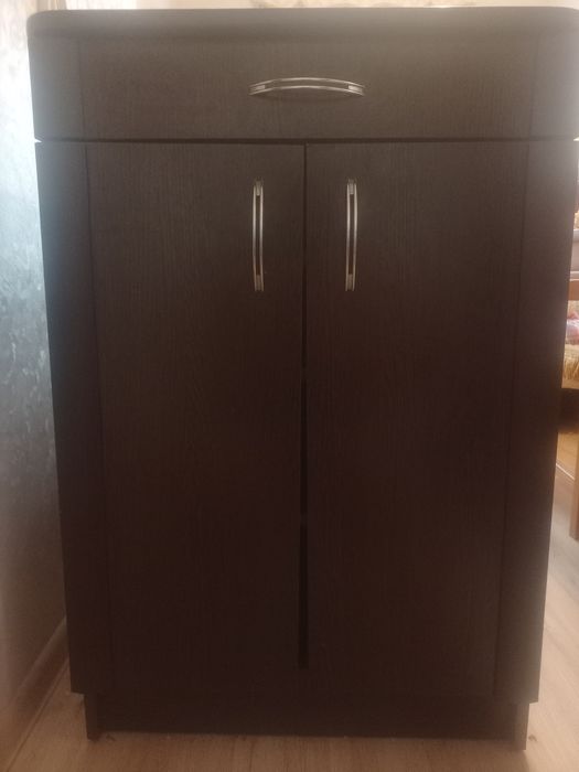 Продам универсальную тумбу