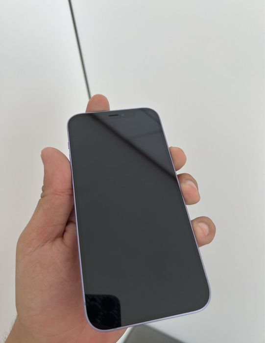 Iphone 12 sotiladi telefon ideal aybi yoq hamma joyi radnoy .
