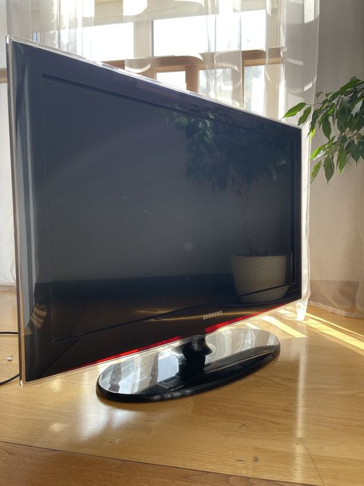Телевизор SAMSUNG LE32D450G1W
