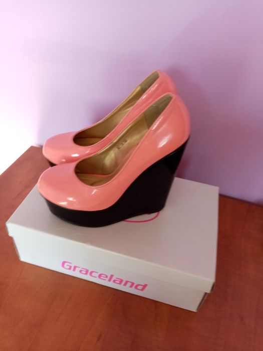 Vând Pantofi  Dama cu Platforma Mărimea 38 Italia