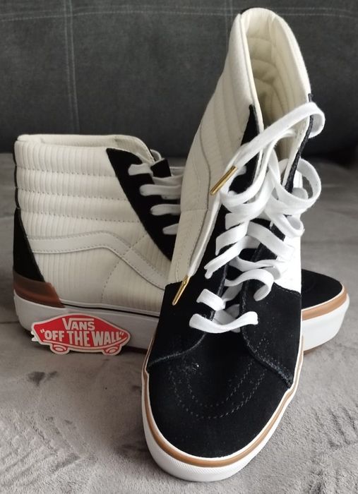 Vand adidasi noi de barbati Vans