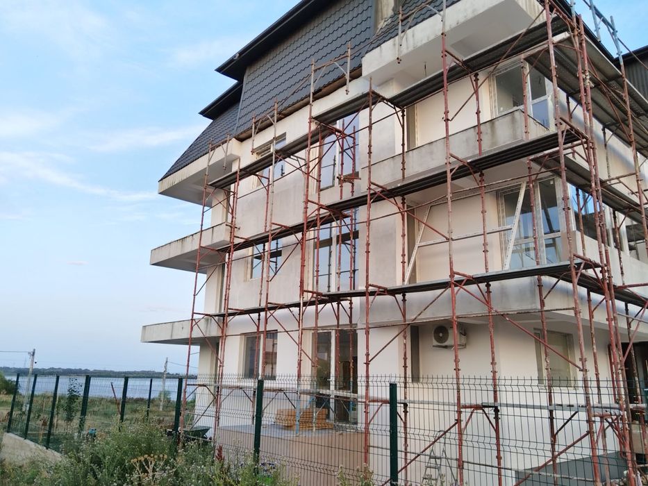 De închiriat sau vanzare  schela și popi metalici