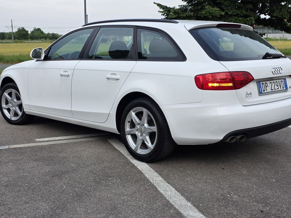 Audi A4 Avant 2.0tdi 143cp manual 6+1 Pilot/Start&Stop/A/c/Led/Xenon