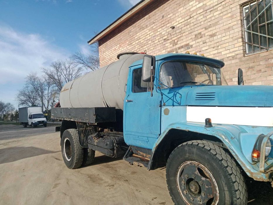 Продам зил ассенизатор бочка 7 куб гбо установленно