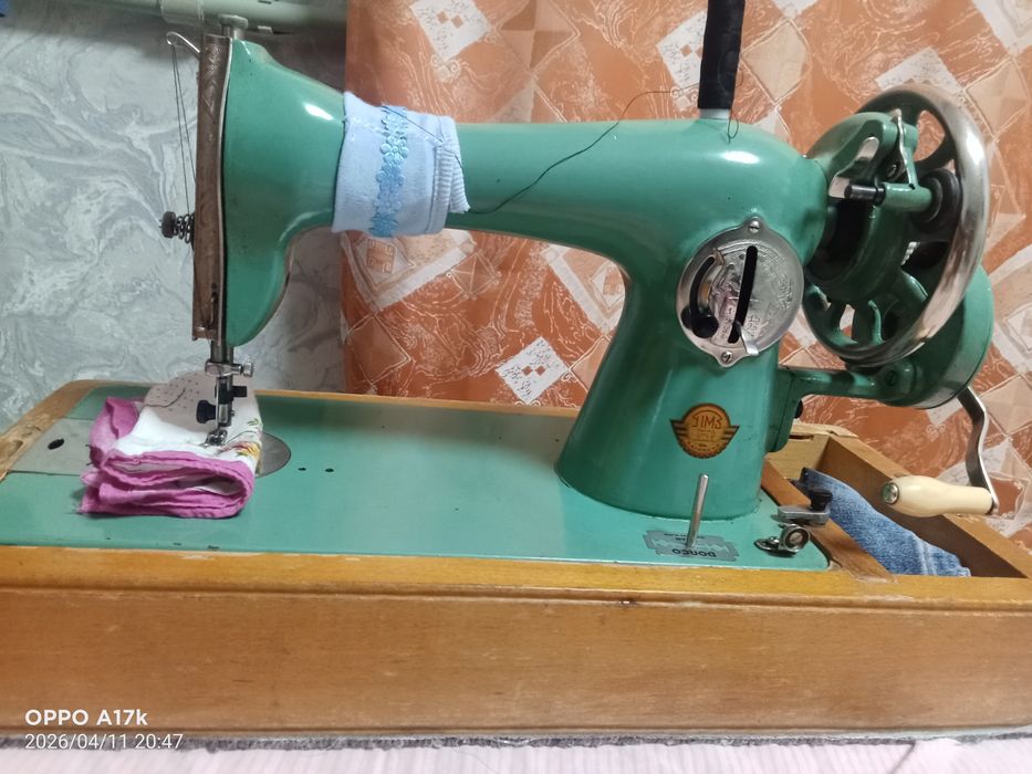 продам швейную машинку бу