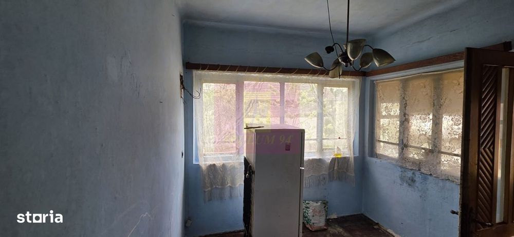 Casa batraneasca cu teren de vanzare in Busteni