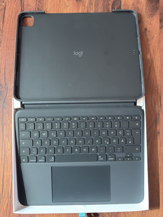 Безжична клавиатура и кейс за iPad Pro 13