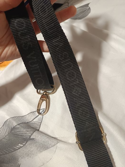 Curea geanta Luis Vuitton