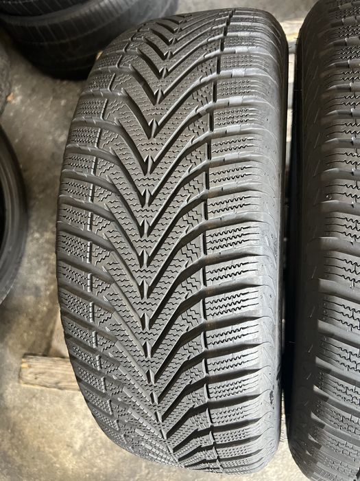 2 anvelope iarna ca NOI 205/55/16 Vredestein DOT 4221!