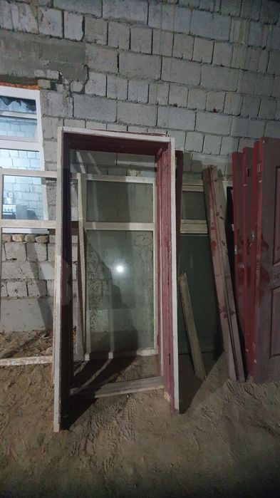 Yog‘och eshik plastik eshik deraza darvoza unitaz sotiladi kotejniki