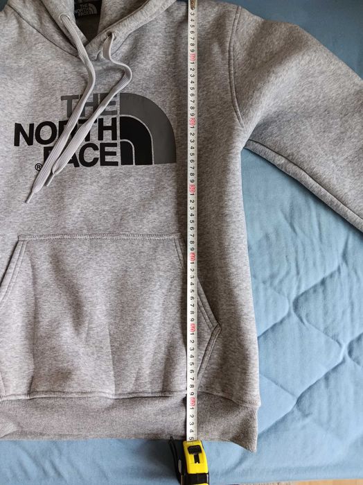 НОВ сив суичър The North Face с качулка – размер М