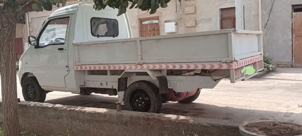 Хитой Лабо сотилади