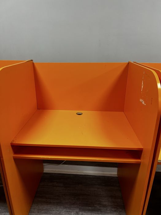 Стол и стулья для офиса