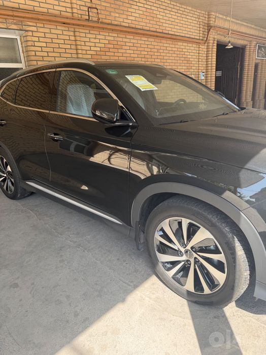 Avtomoshina BYD Song plus Chempion