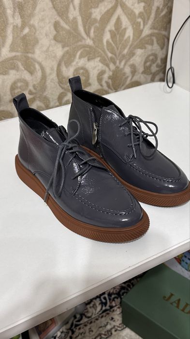 Продам демисезонную обувь