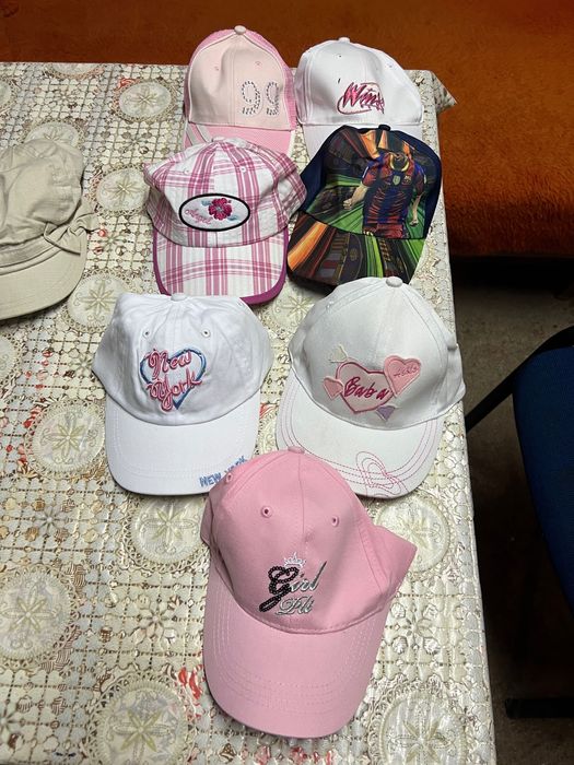 Шапки с козирка за лято и пролет