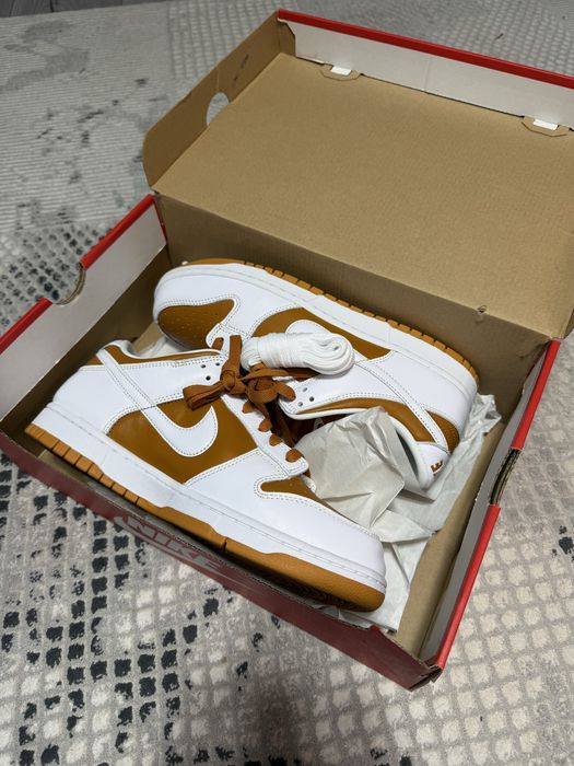 Nike Dunk Low reverse curry