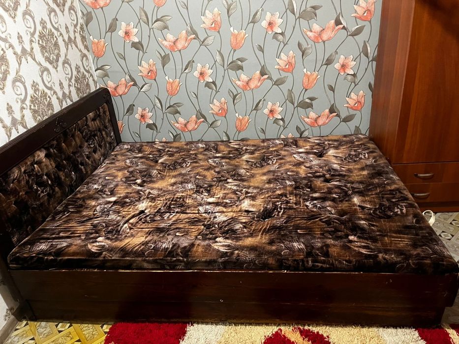 Спальный кровать