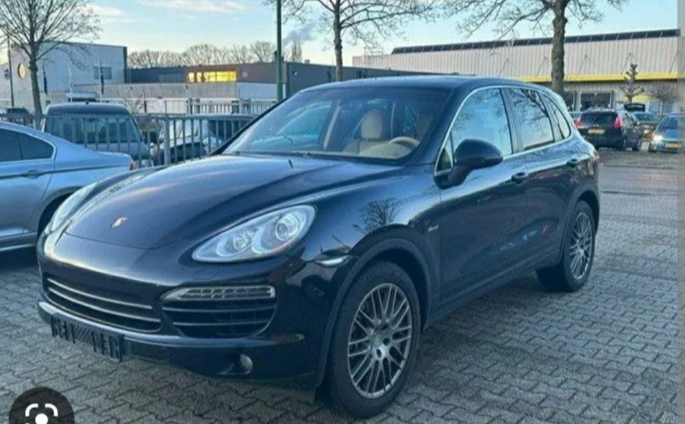 Dezmembrez Porsche Cayenne 4.8 benzina