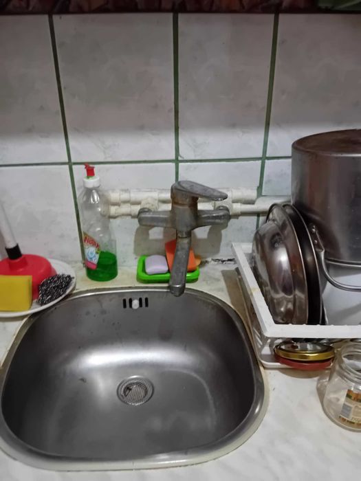 Предлагам гарсониера под наем