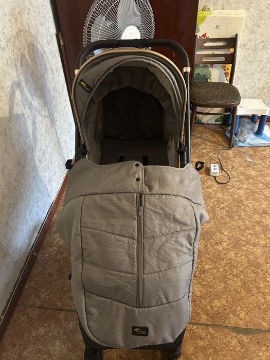 Продам коляску Teknum