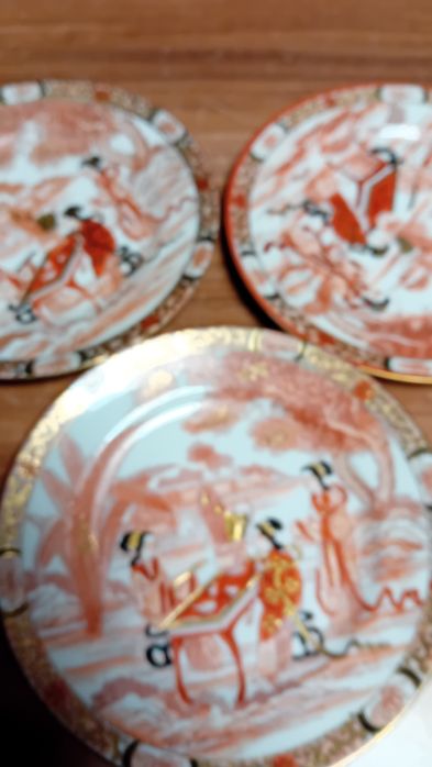 Сервиз и чинии  японски  костен  порцелан