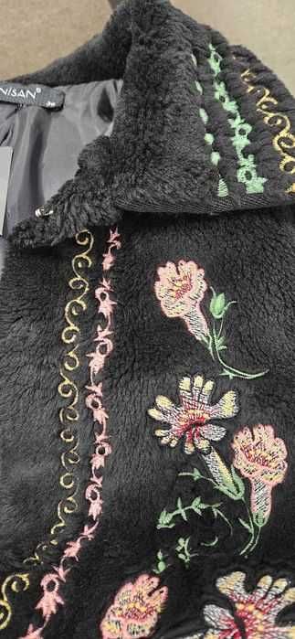 Haina, jacheta neagra de dama cu broderie traditionala, nr. 36