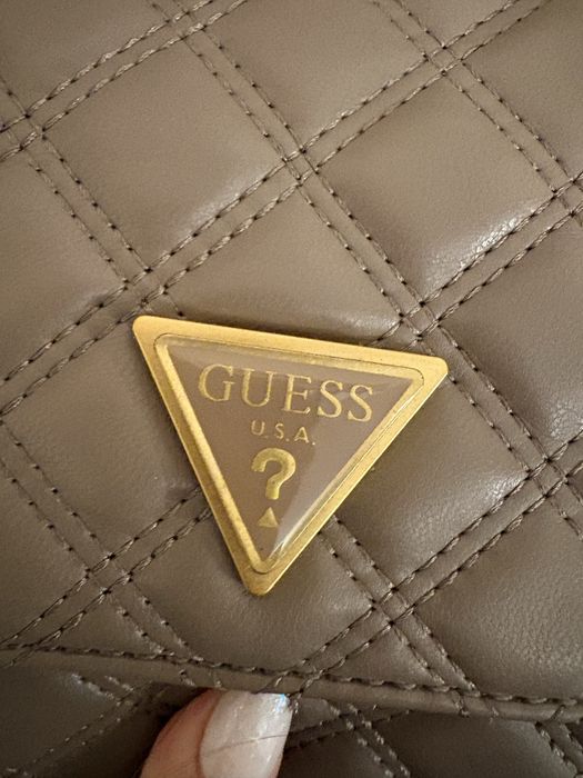 Оригинална чанта Guess