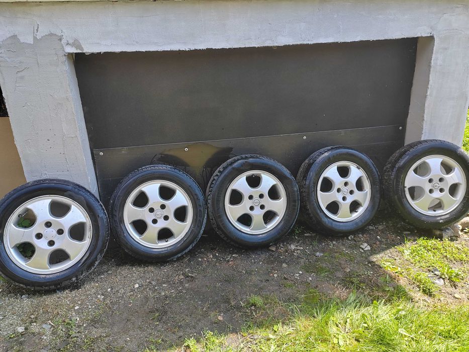 5 jante aluminiu opel astra cu tot cu anvelope si prezoane conice