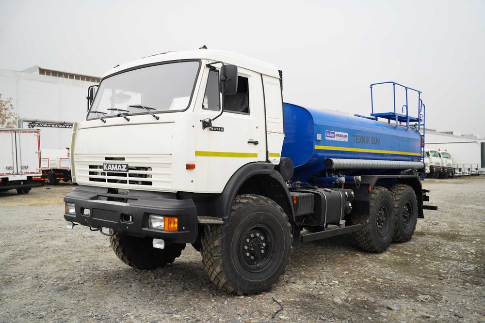 Автоцистерна водовоз для тех воды 10м2 на базе шасси КАМАЗ