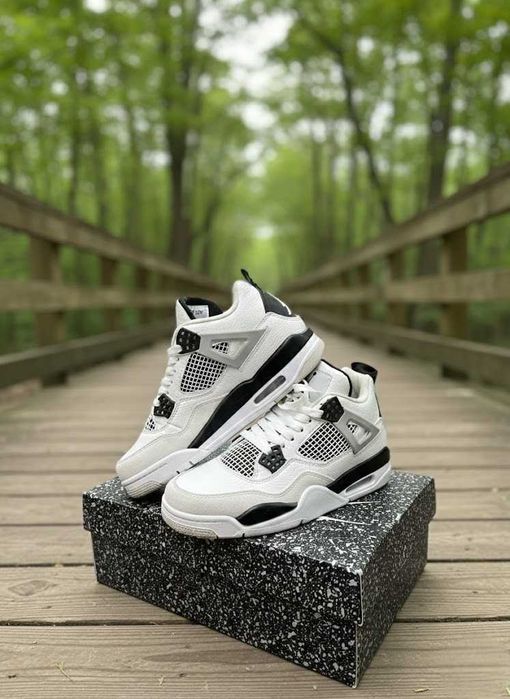 Jordan 4 RETRO Military Black