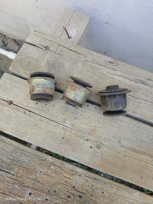 Запчасти на Ауди фольц об 1,8