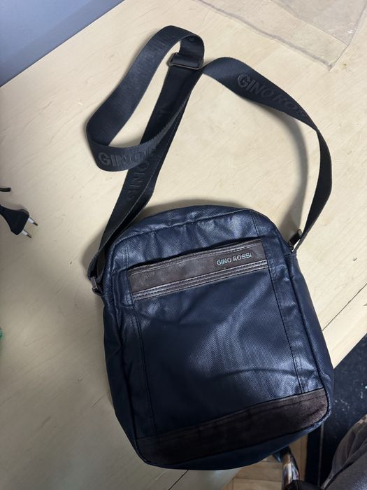 Мъжки кожени чантички