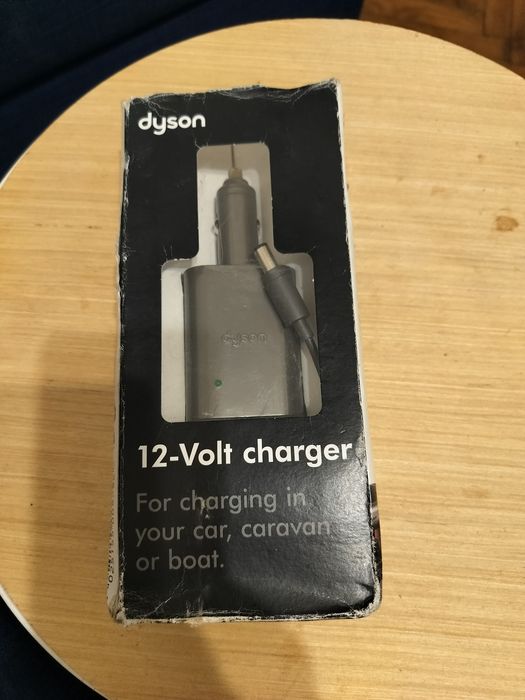 Încărcător  12 volts Aspirator Dyson pt mașină,caravana sau barca
