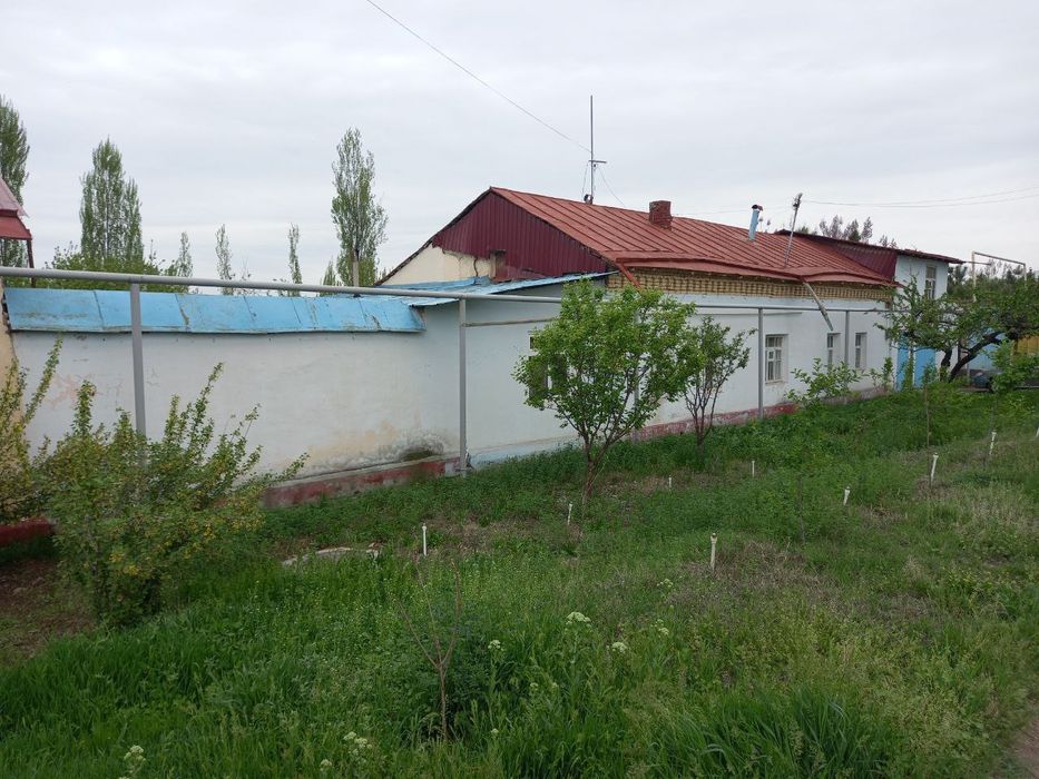 Ховли сотилади 10 соток катта йол юзида. Кибрай тумани аргин