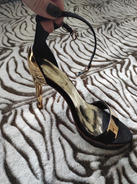 Златни Обувки 35 номер