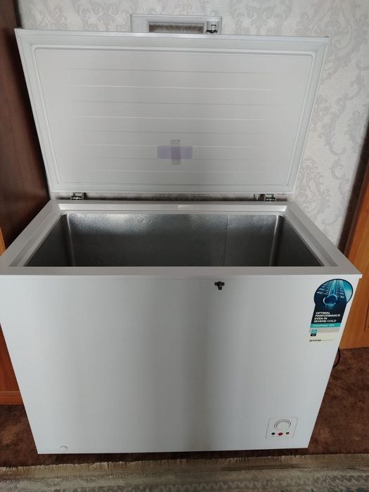 Продаю морозильник ларь 240 л