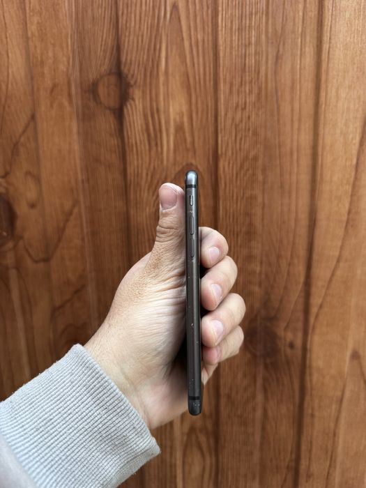 Продам iphone 8 почти в идеале