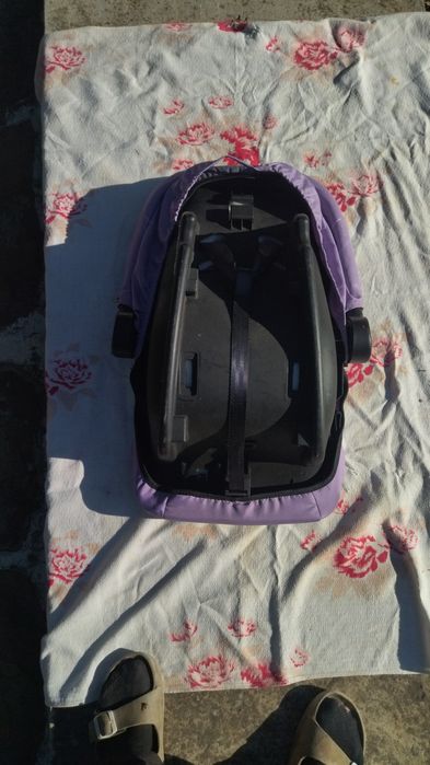 Детска кошница за автомобил. Много запазена.