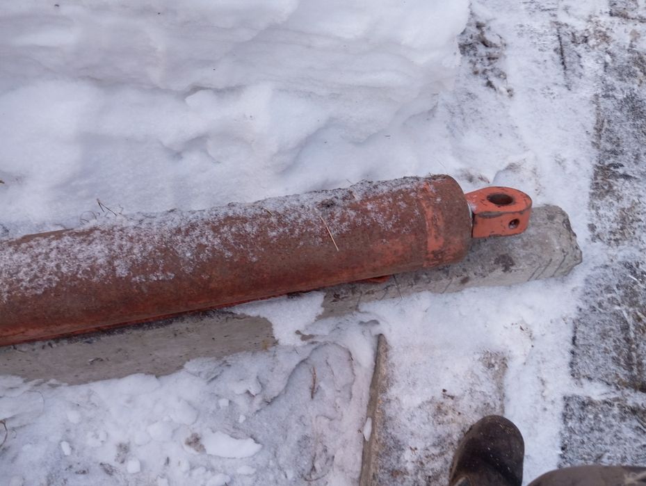 Продам целиндр от эдсковатора.