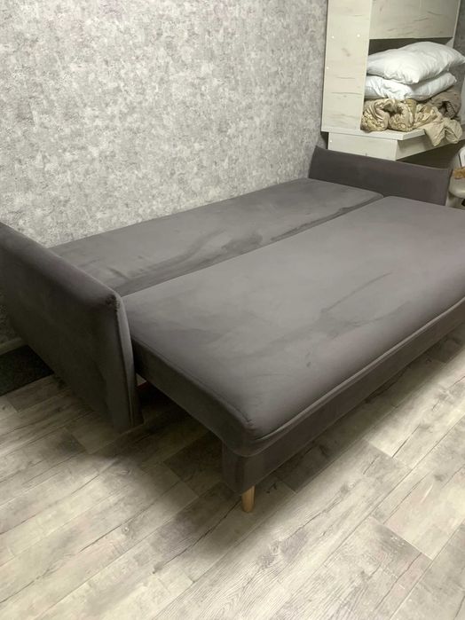 Продам диван в хорошем состояний.