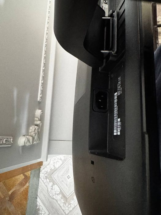 Продаются мониторы