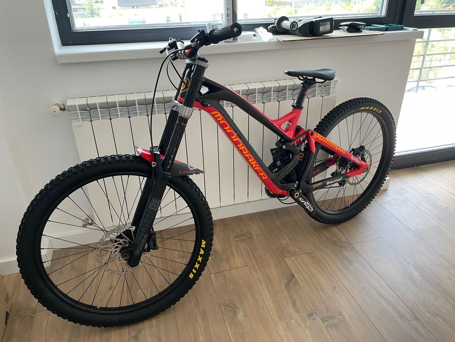 Mondraker summum pro carbon downhill